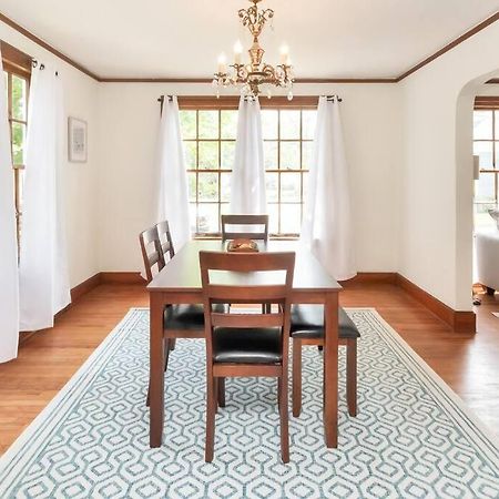 Stylish 3 Bedroom Home Close To Downtown Mobile Kültér fotó